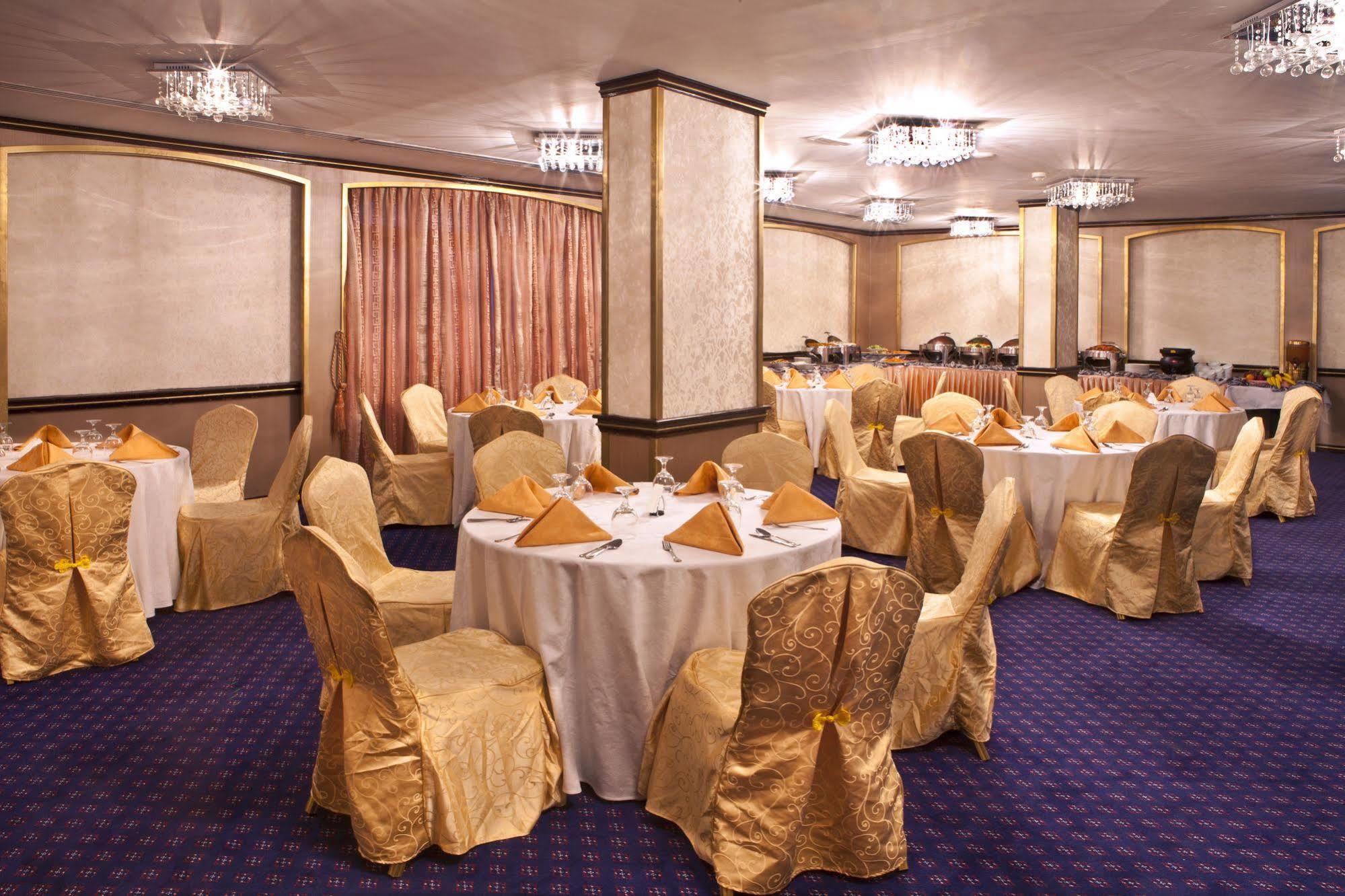 Landmark Riqqa Hotel Dubai Exterior photo